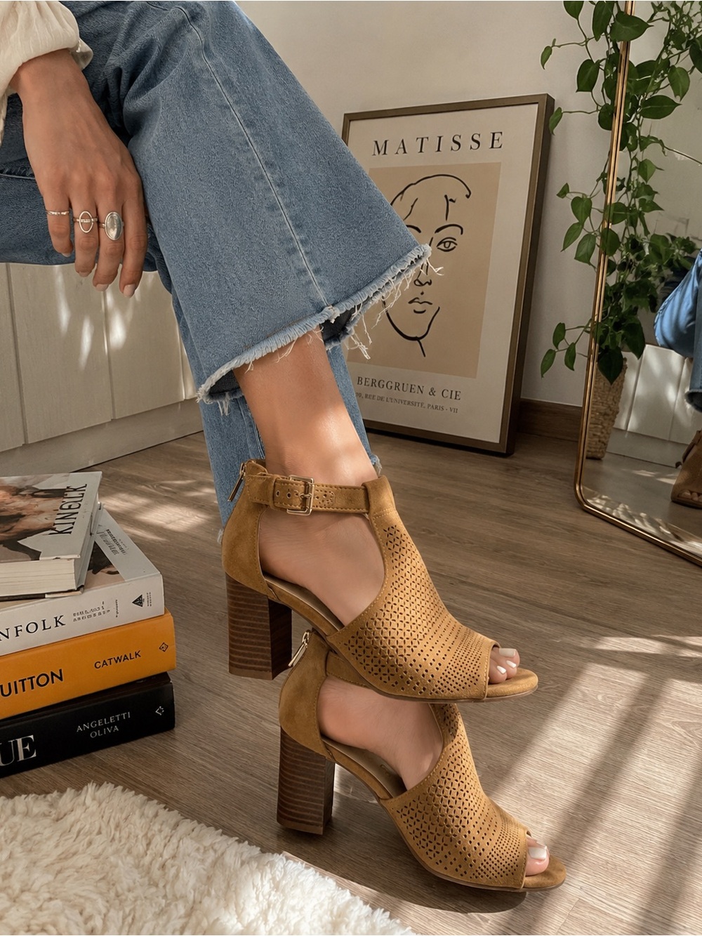 UNISA Tan Suede Laser Cut Peep Toe Heels Size 7 Boho Block Heel Sandals